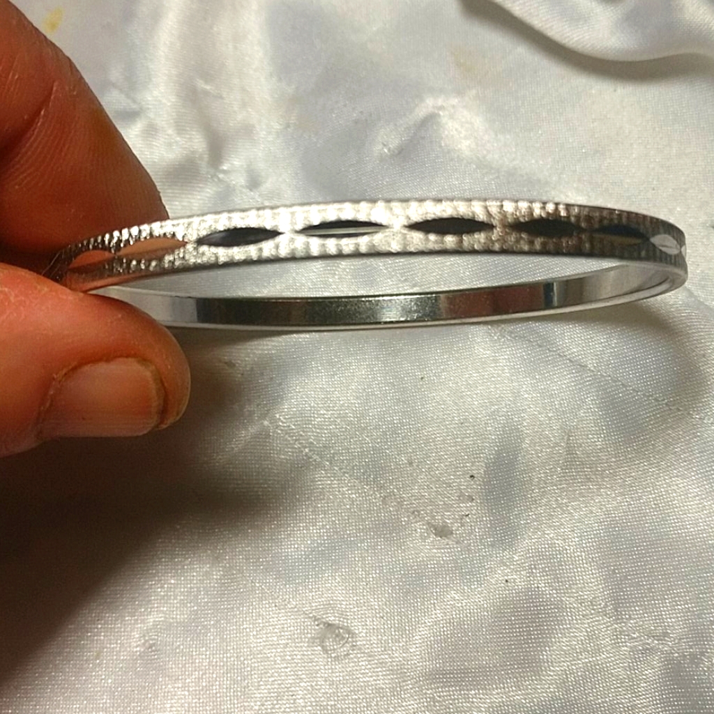 BeautifulVitageSilver Monet Etched Bracelet 21$